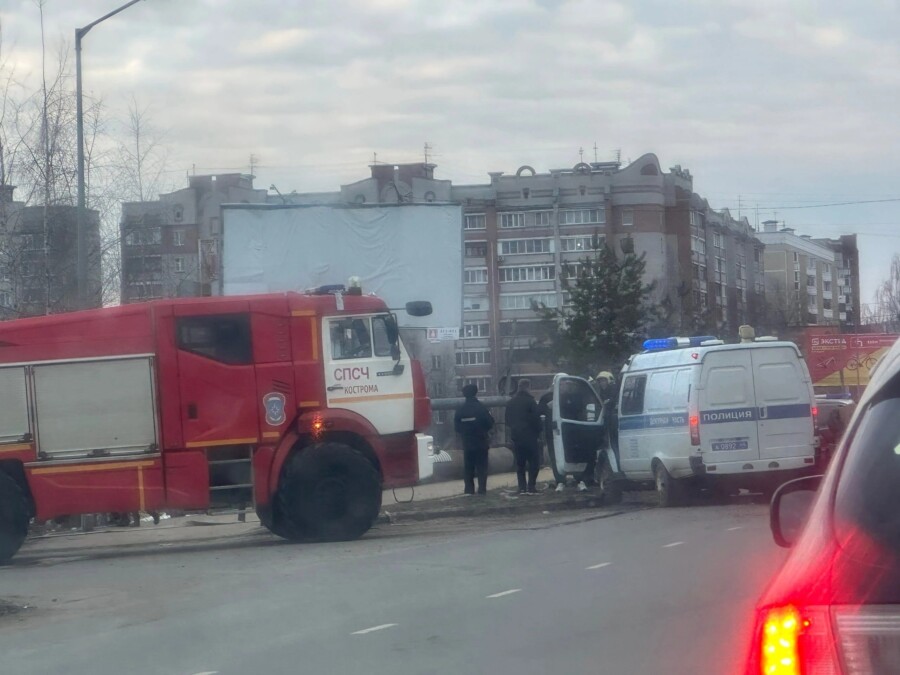 Стали известны подробности аварии с полицейской машиной в Костроме
