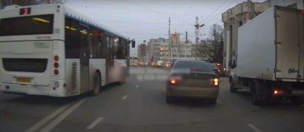 Водителей автобусов в Костроме накажут после постов в соцсетях