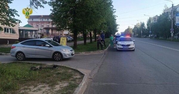 Детей на электросамокате сбили у дороги в Костроме