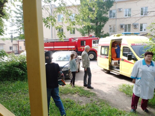 Детский сад, школу и поликлинику эвакуировали в Костроме