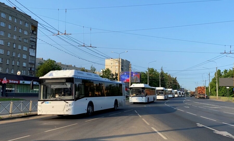 Первая десятка новеньких автобусов прибыла в Кострому