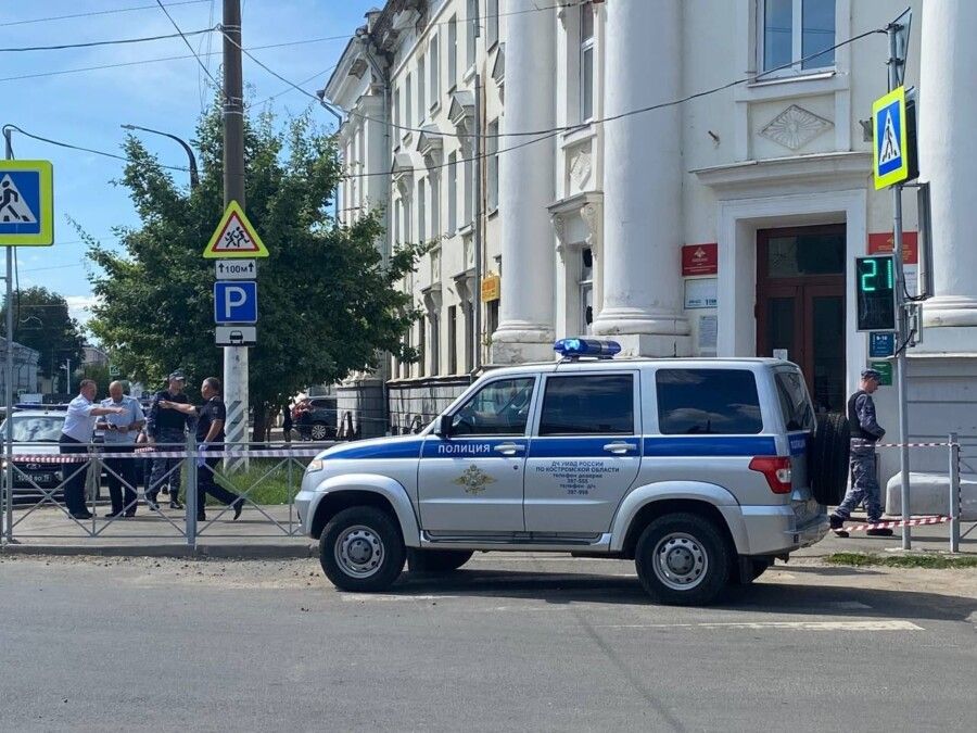 «Находилась под воздействием мошенников»: костромичка бросила бутылку с бензином в военкомат