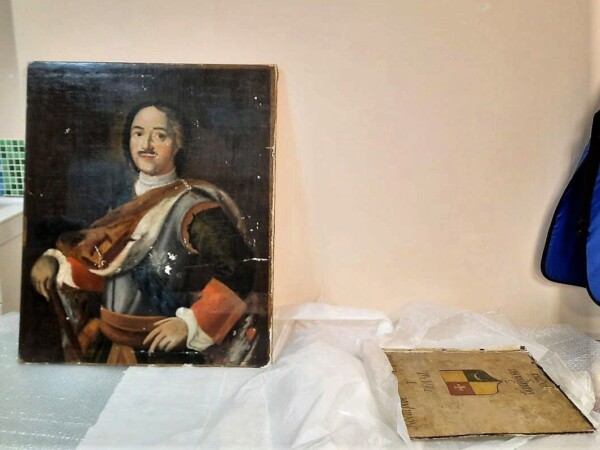 Костромской музей раскрыл тайну картины Петра I: Император оказался женщиной
