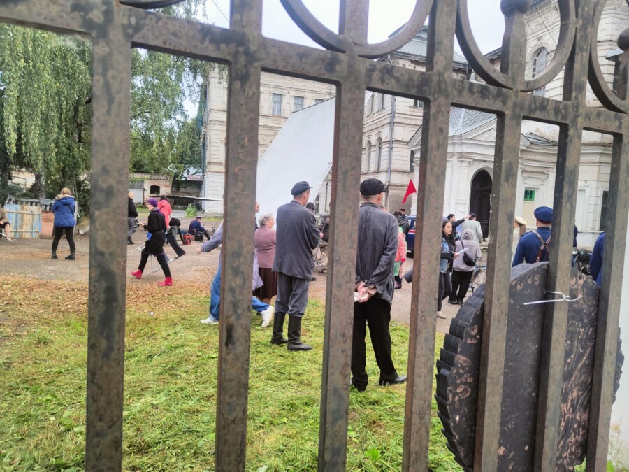 Не густо: стало известно, сколько массовке заплатят за съемки в Костроме