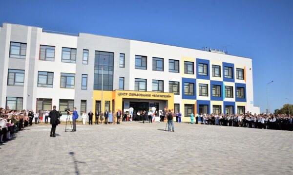Опасный косяк обнаружили в новенькой супер-школе в Костроме