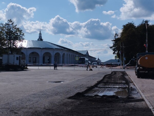 Вторую часть Сусанинской площади начали ремонтировать в Костроме