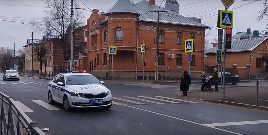 Режим работы светофора изменили после смертельной аварии в Костроме