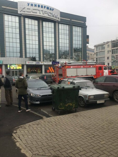 Детский сад и торговые центры в Костроме эвакуируют из-за угрозы взрыва