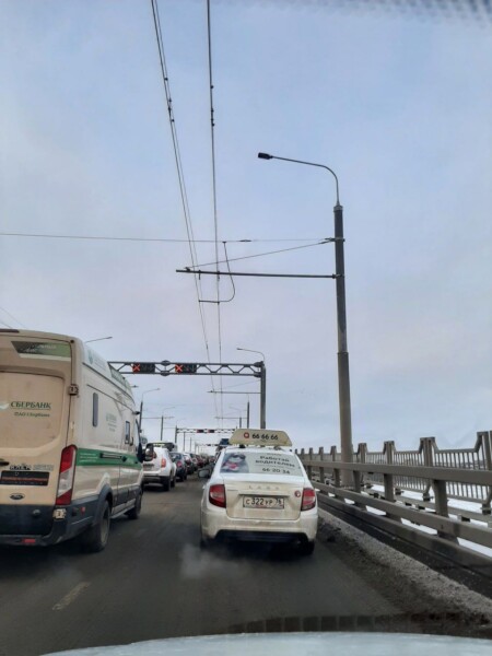 Не доросли: горожане просят отключить долгожданный реверс на мосту в Костроме