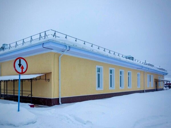 Крыша с подогревом: новенький корпус поликлиники открыли под Костромой