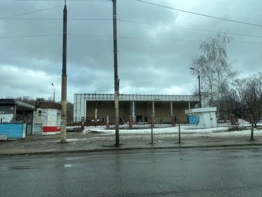 Здание бывшего автовокзала распотрошили в Костроме