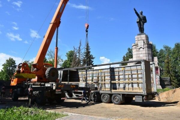Портал в Ленина незаконно заложили кирпичом в Костроме