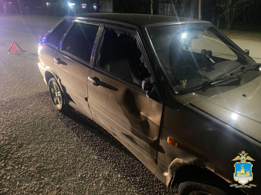 ВАЗ сбил школьника в Костроме на светофоре
