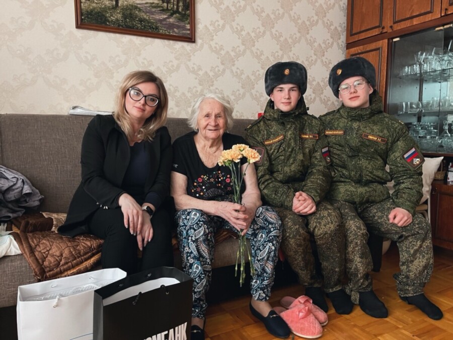 Волонтеры Совкомбанка и студенты почтили память узников фашистских концлагерей в Костроме