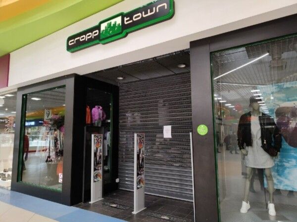 Массовый уход: популярный магазин одежды закрылся в Костроме