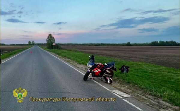 Подростки-мотоциклисты не поделили дорогу под Костромой