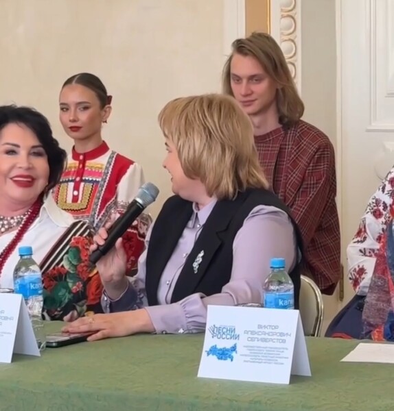 Костромская чиновница насмешила Надежду Бабкину своими комплиментами