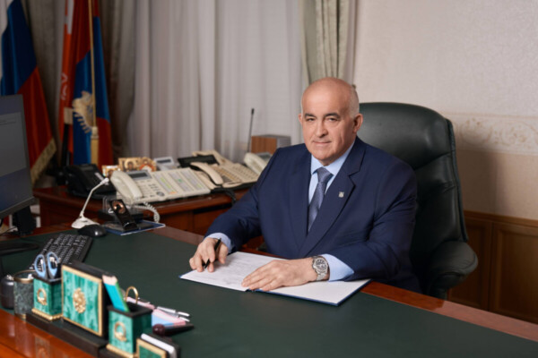 «Пусть работа приносит радость и удовлетворение»: губернатор поздравил костромских медиков