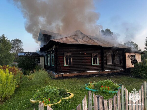 Тушили больше 5 часов: в Костромской области загорелось здание психоневрологического интерната