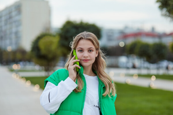 Не только зумеры: костромичи всех возрастов отказываются от телефонных звонков в пользу мессенджеров