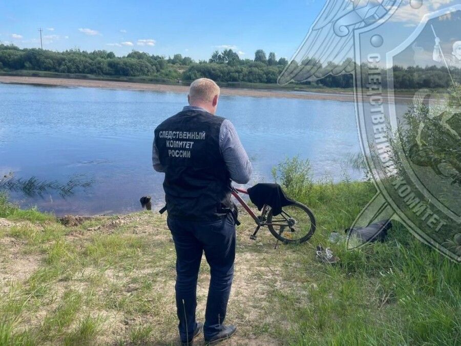 Школьник утонул во время купания в Костромской области