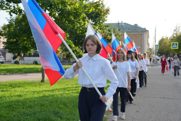 Костромичам будут дарить ленточки с триколором в центре города