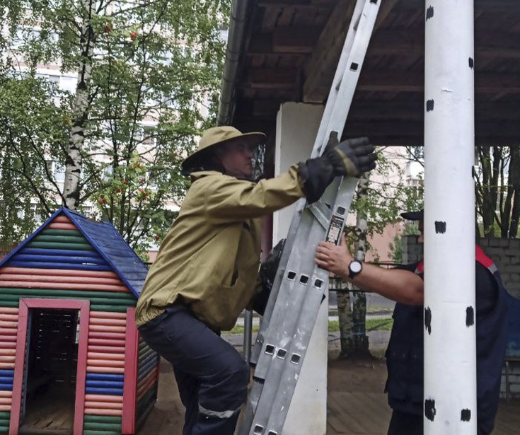 Шумную группу полосатиков из костромского детского сада увезли в лес от греха подальше