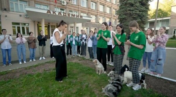 Ольгу Бузову восхитили костромские собаки, танцующие под ее песни