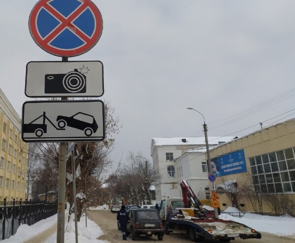 Автомобили в Костроме будут доставлять из сугробов прямиком на спецстоянку