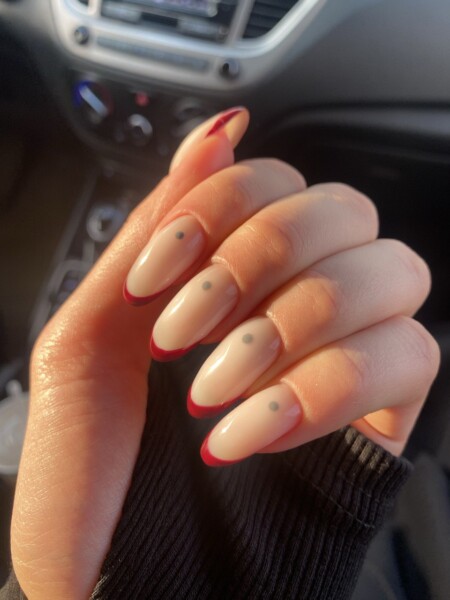 Костромичка получила 60 тысяч за сожжённые ногти после маникюра