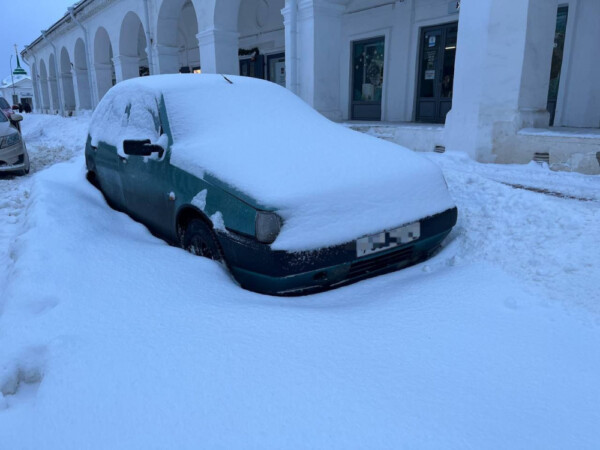 Автомобили в Костроме будут доставлять из сугробов прямиком на спецстоянку