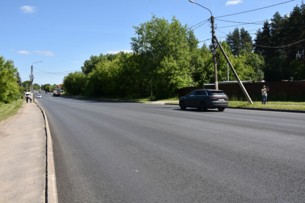 В Костроме появится новый асфальт, где ездят автобусы, ходят туристы и жалуются костромичи