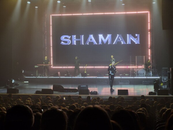 Костромичи узнали, зачем SHAMAN носит кожаные штаны и микрофон в них