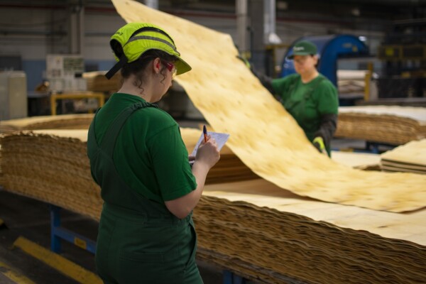 «Золотой запас» шпона: «Свеза» открыла банк сырьевой безопасности
