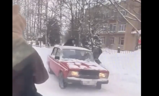 Костромской подросток порезвился на чужой машине на пять протоколов