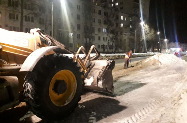 Костромские дорожники объявили бой снегу и гололёду