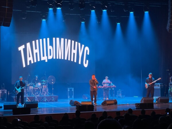 Солиста группы «Танцы минус» во время болезни в Костроме спасали музыканты