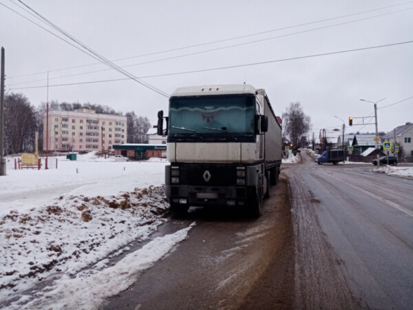 Почти 50 фур стояли в Костроме где ни попадя