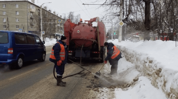 Ливнёвки начали чистить в Костроме ради безопасного наступления весны