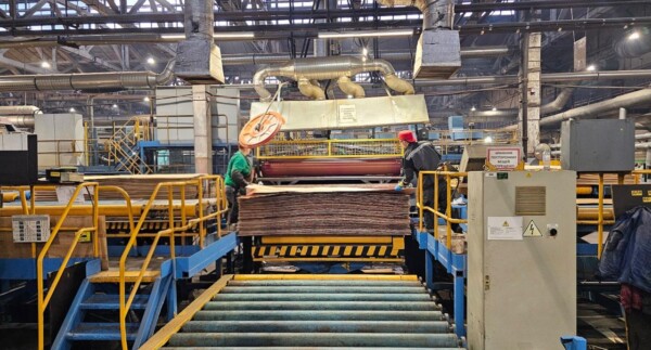 «Свеза» запустила первую российскую станцию для сборки 8-футовой фанеры