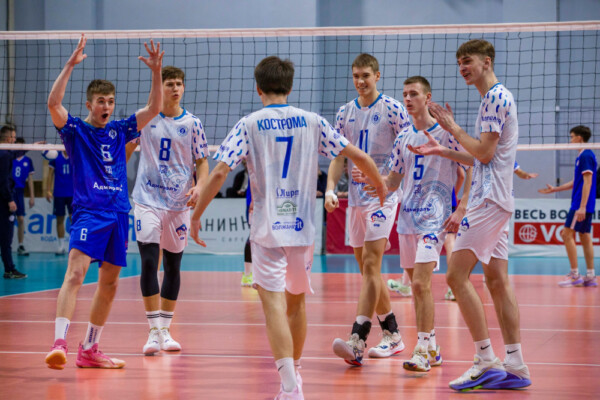 Костромичи отобрали золото у Москвы