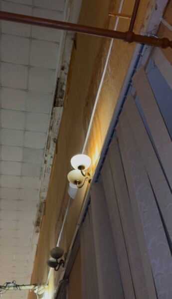 Стены бывшей духовной семинарии в Костроме потекли на глазах у студентов