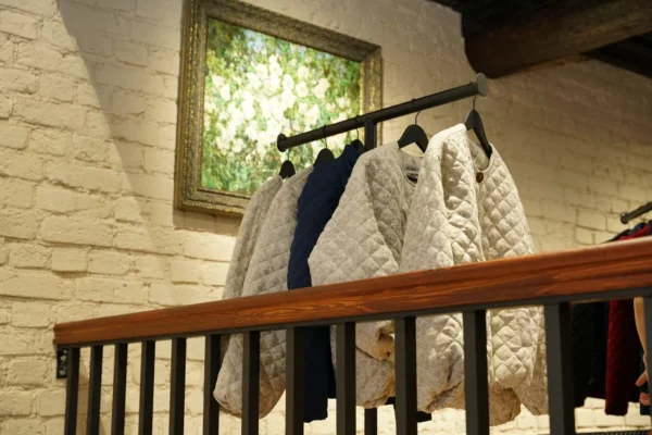 Уникальные телогрейки из ткани бывшего поставщика Zara начали продавать в Костроме