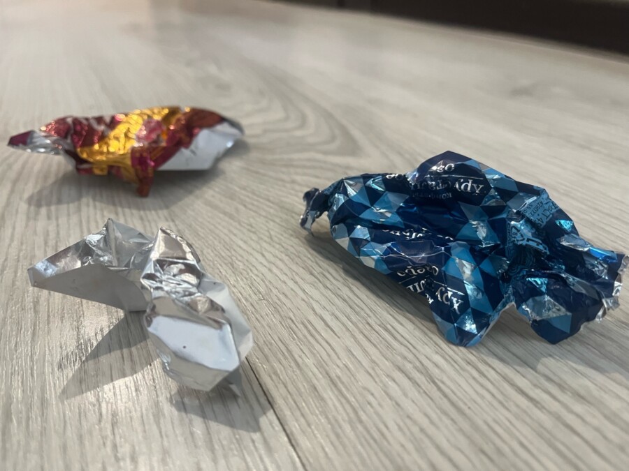 Костромские дети украли 40 килограммов сладостей и попались на фантиках от конфет