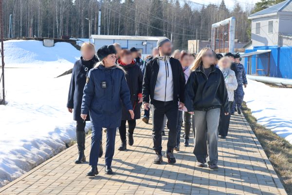 Десятки человек добровольно отправились в костромскую колонию к женщинам