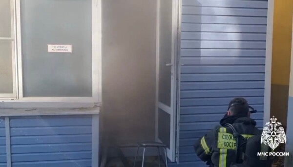 Пожарные эвакуировали 13 человек из здания на улице Советской в Костроме