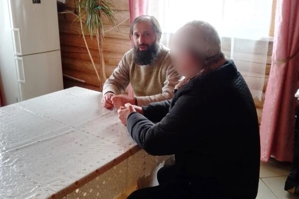 Неисправимому костромскому алиментщику вызвали батюшку