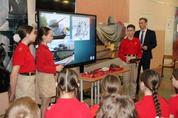 Костромские депутаты предлагают детям смотреть чужие школьные музеи