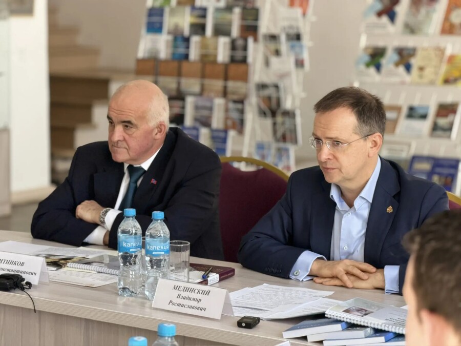 Помощник Президента попросил не записывать в костромские писатели кого попало