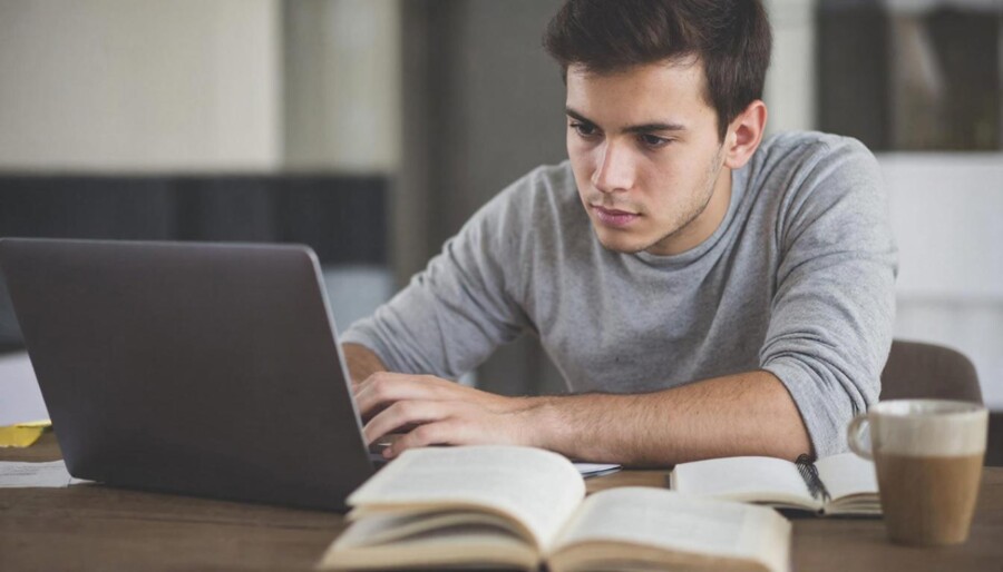 Двухнедельная готовность: «Ростелеком Лицей» снова поможет подготовиться к «Диктанту Победы»